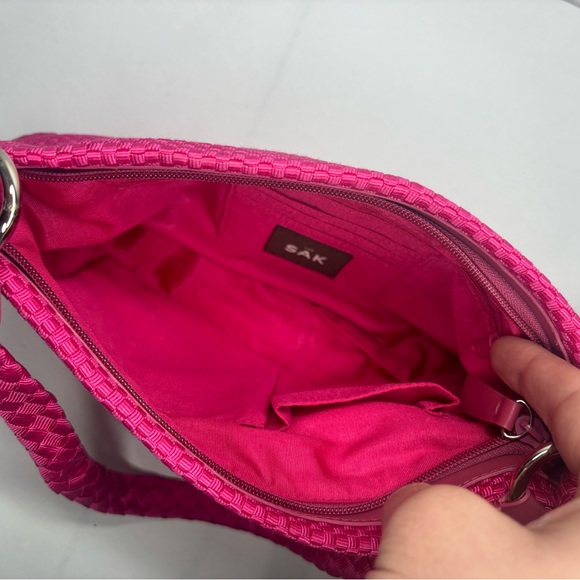 The Sak Woven Pink Fuchsia Cotton Silver Charm Zip Shoulder Bag NWOT - Picture 8 of 13